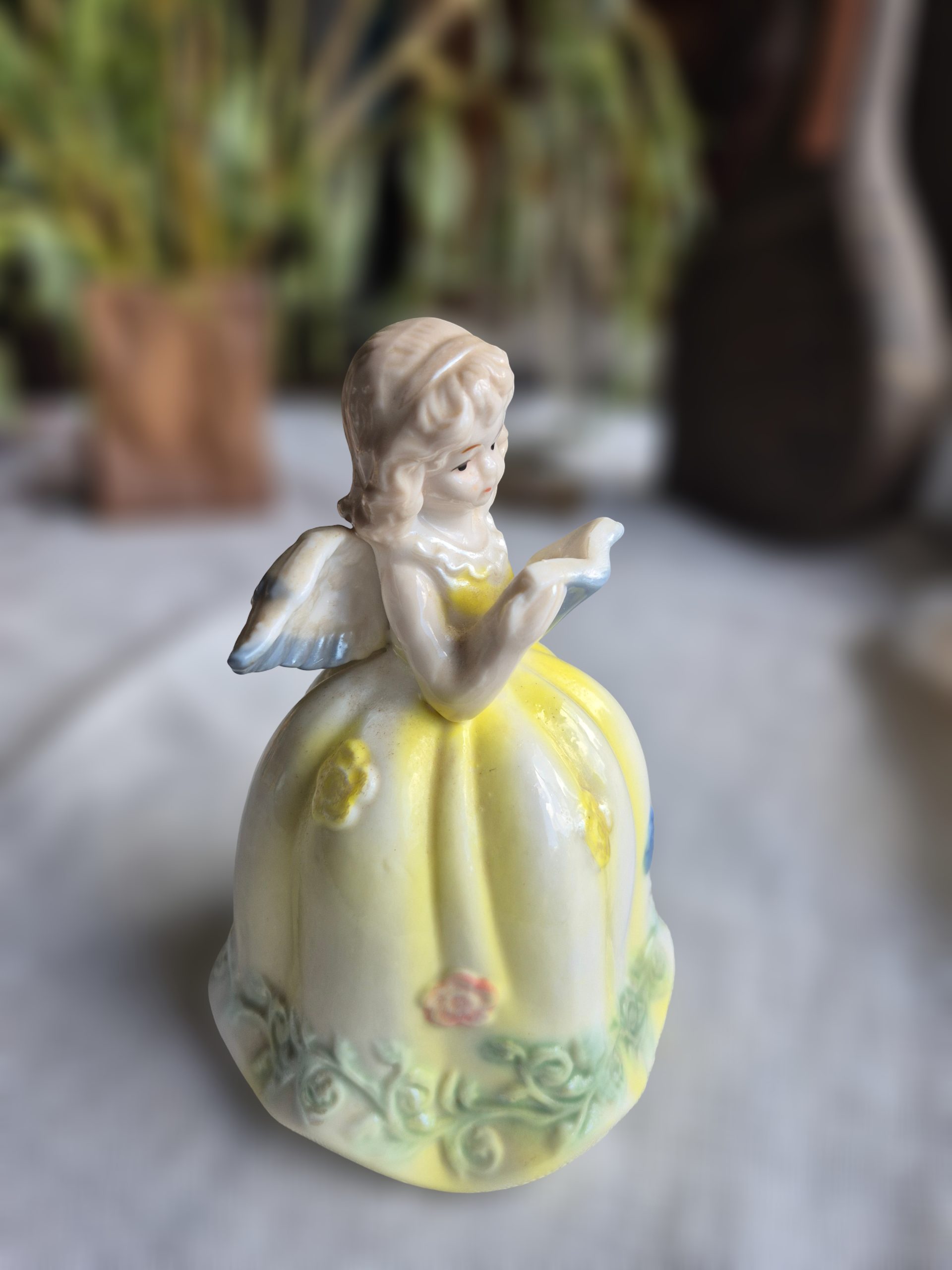 Vintage porcelāna figūriņa–zvaniņš "Eņģelītis ar grāmatu" - Image 4
